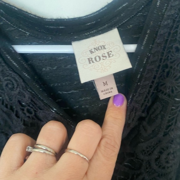Knox rose, size medium sleeveless top - Picture 2 of 4